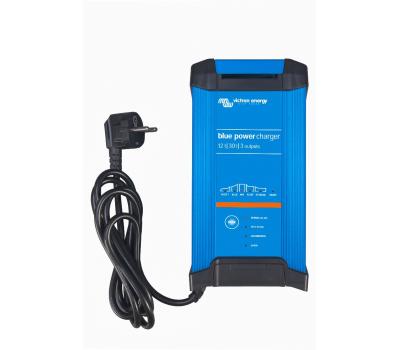 BPC121542002 Blue Smart IP22 Charger 12/15 (1) Victron Energy